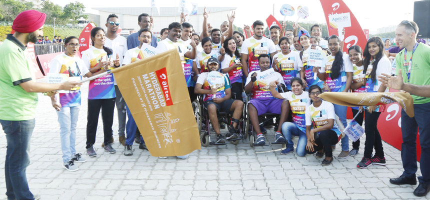 Wheel-chair bound patients from ApoKOS, inspire others with their indomitable spirit, at the Airtel marathon!
