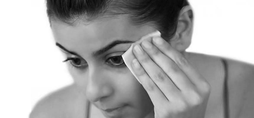 MAKE-UP REMOVAL – AN ESSENTIAL NIGHTTIME RITUAL