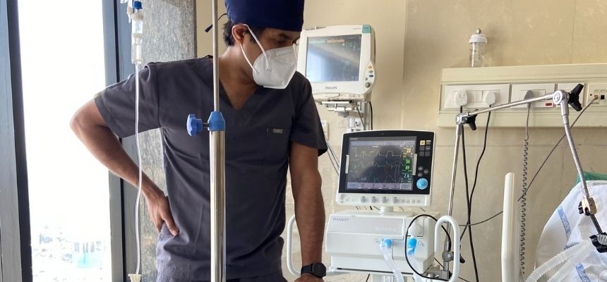 KIMS Hyderabad Doctors perform a rare double lung transplant to Covid19 positive patient after 53 days on ECMO