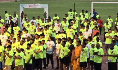 1500 Runners participated in AINU Kidney Run; Minister Sri Komatireddy Venkat Reddy Flags off the Run