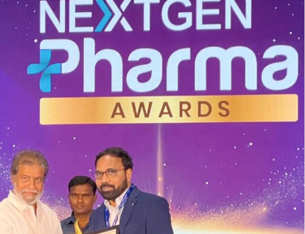 Shri Damodar Raja Narasimha bestows, ‘Best HR Consulting Partner’ - Pharma Industry, on Verch Consulting!